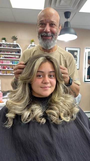 Atendimento no Authentic Beauty Hair Salon
