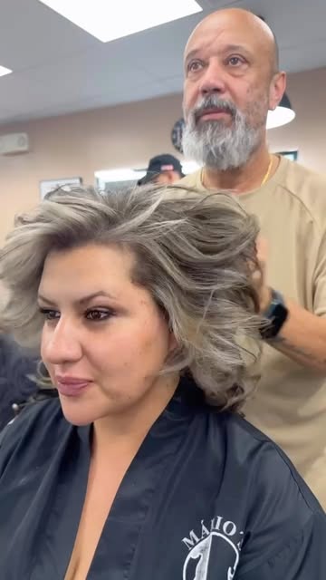 Trabalho de balayage no Authentic Beauty Hair Salon